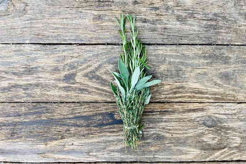 Organic Herb Bundle - Poultry Blend